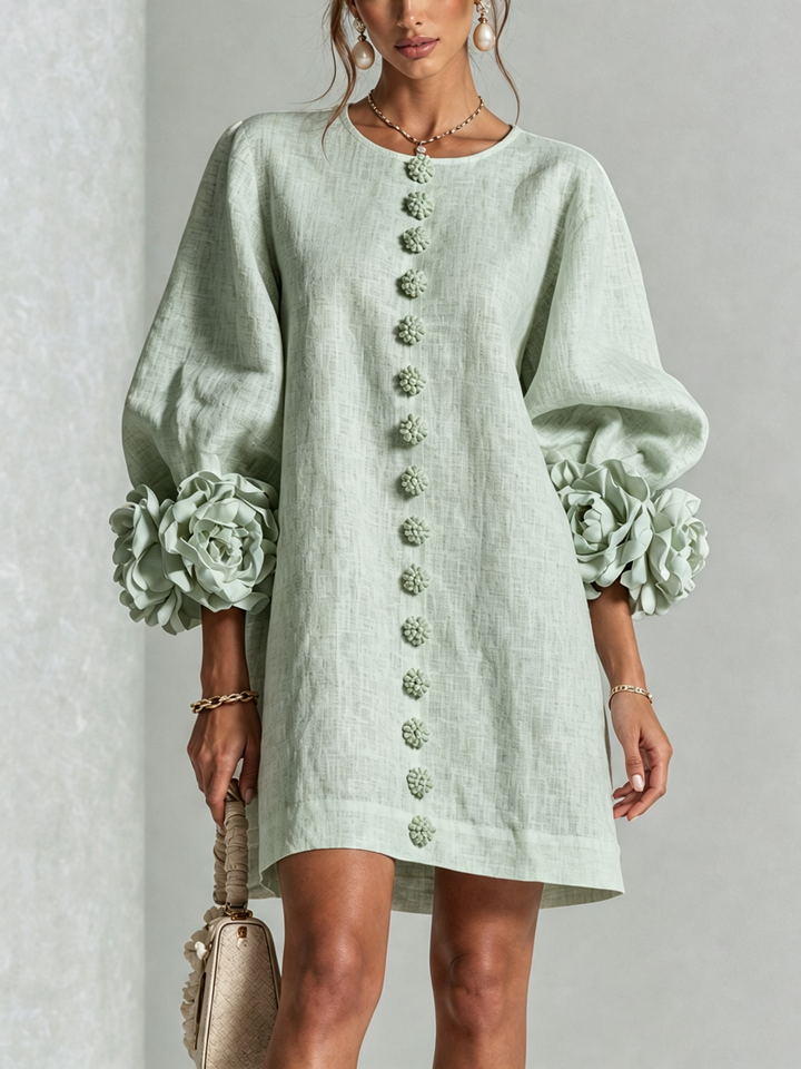 Stylish women's mini dress: long sleeve, round neck, floral print & comfortable shift style.