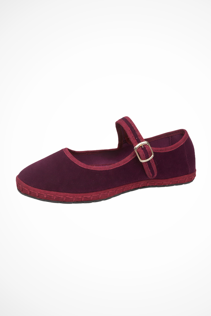 Elegant women's round toe Mary Jane flats with an adjustable buckle strap for a secure, stylish fit.