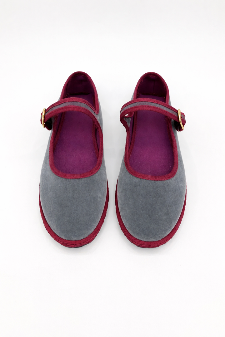 Women's Mary Jane ballet flats with a chic buckle strap, round toe design, ideal for versatile wear.