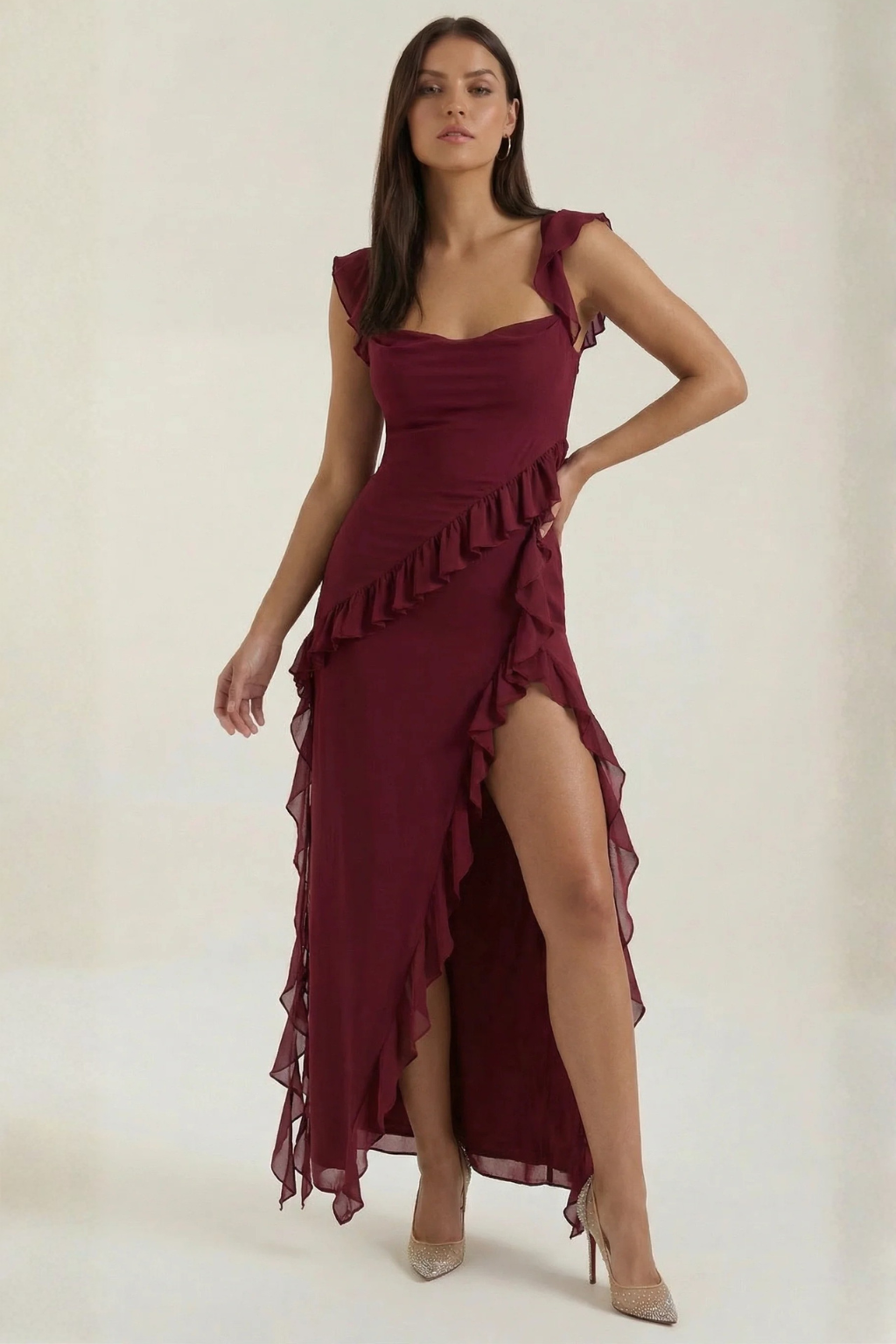 Beautiful women's graduation dress, ruffle design & elegant side slit, perfect for ceremonies.