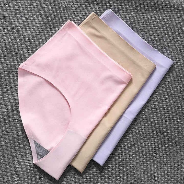 Comfortable women's seamless underwear 5-pack, smooth silky feel for everyday wear.