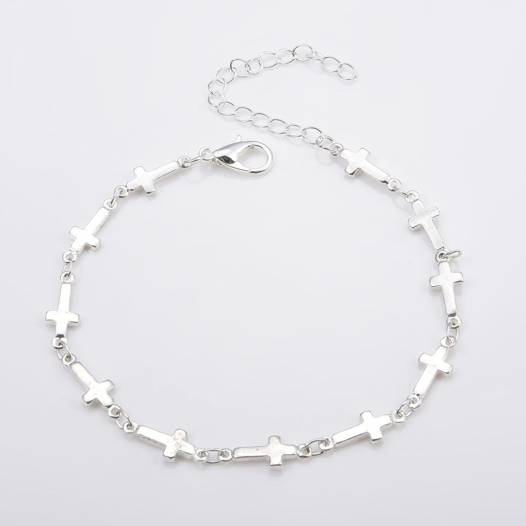 Delicate gold snake chain bracelet, women's adjustable jewelry, perfect for everyday elegance.
