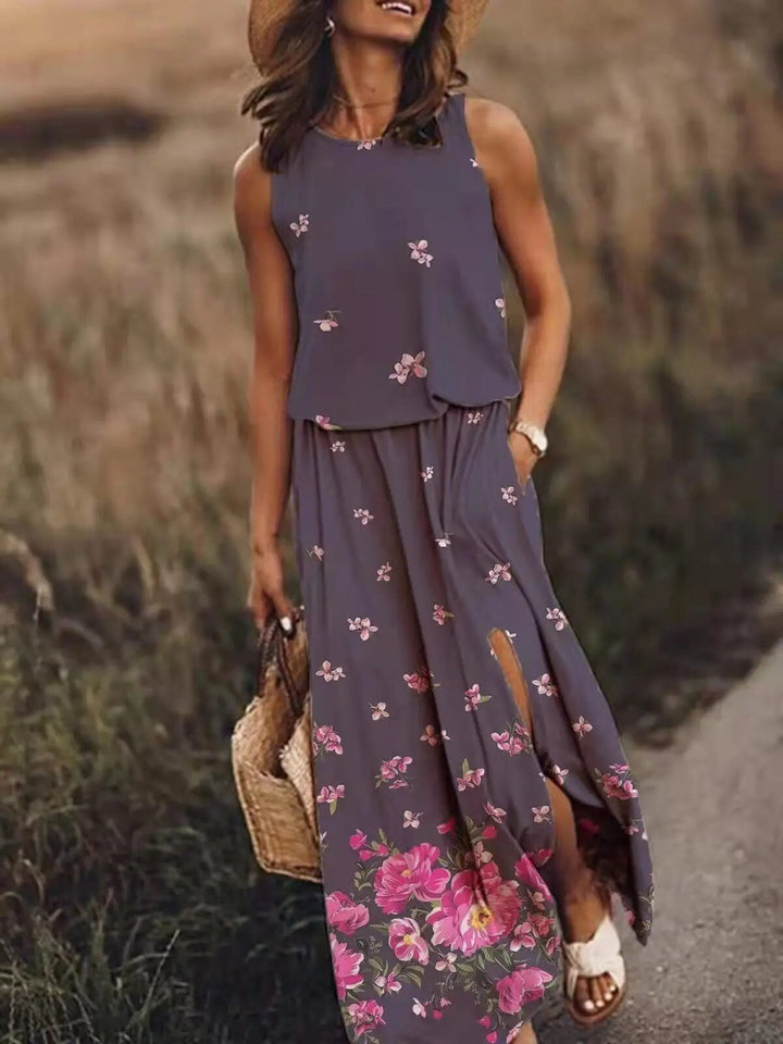 Stylish women's sleeveless maxi dress, ideal as a beach or vacation boho sundress with an elastic waist.