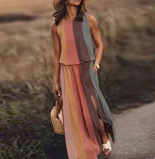Sleeveless boho maxi dress for women, with an elastic waist, comfortable and flowing for summer days.