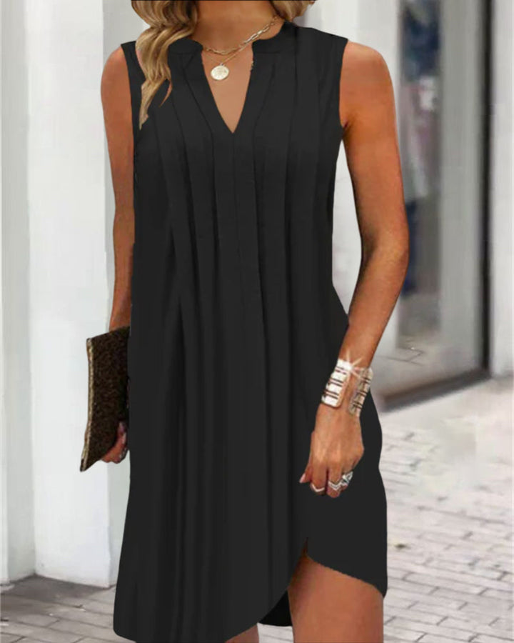 Casual sleeveless dress, great for a comfortable summer day or beach getaway.