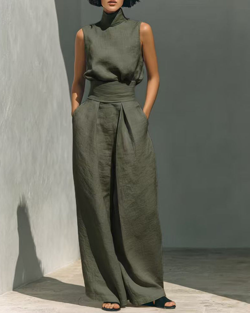 High-waist women's sleeveless jumpsuit, offering a sophisticated wide-leg cut for comfortable, stylish summer wear.