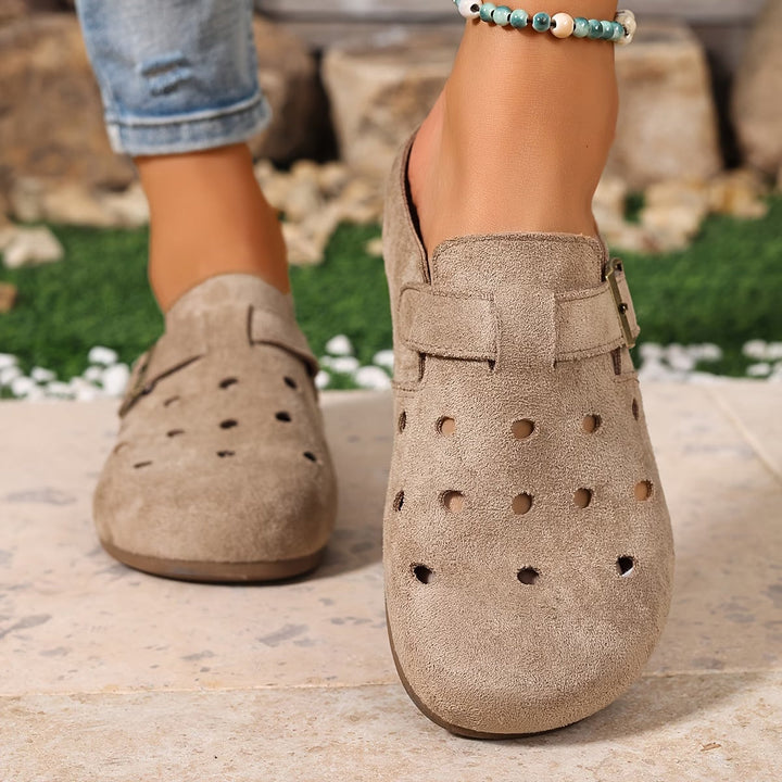 Women's slip-on garden clogs for ultimate everyday comfort, suitable for outdoor & indoor wear.