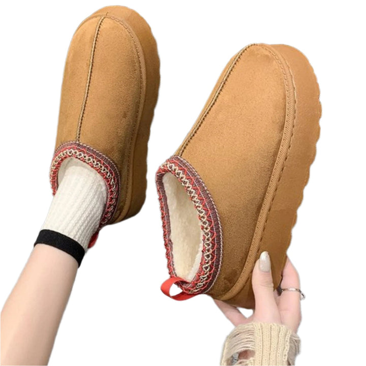Stylish women's platform slip-on clogs, perfect casual indoor slippers for home comfort & easy wear.