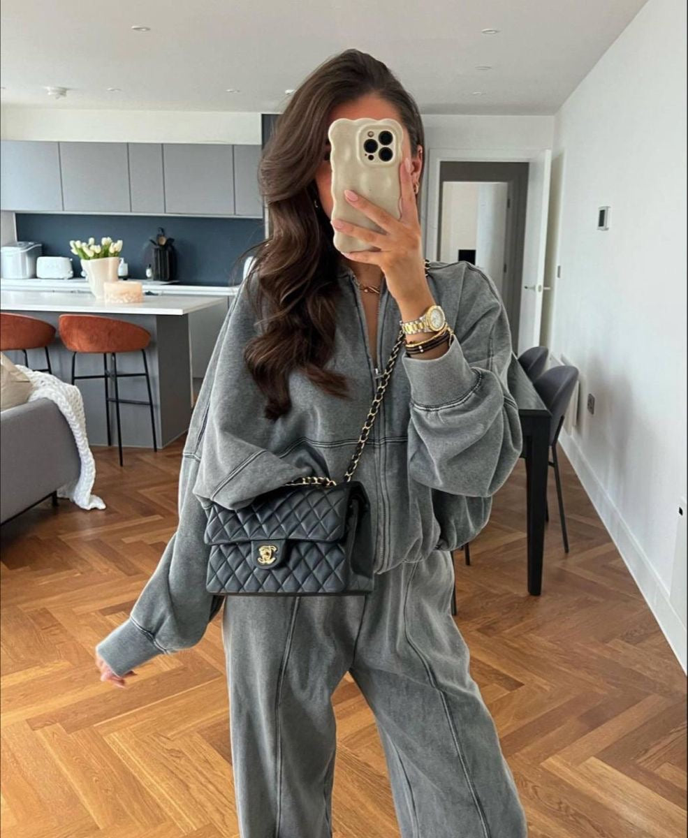 Comfortable women's loungewear set in a two-piece design, ideal for home or casual wear.