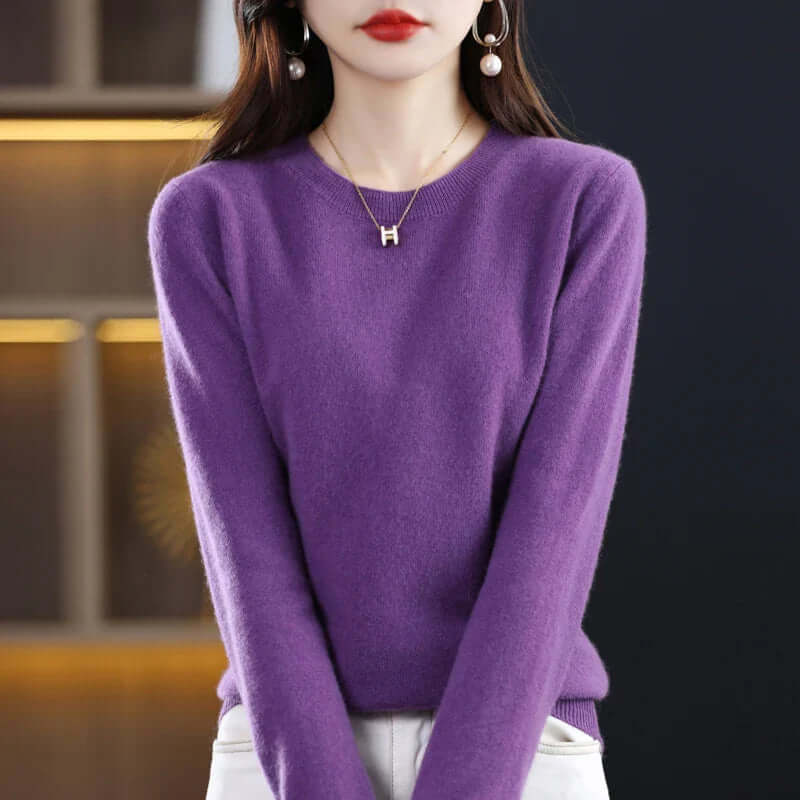 Everyday comfort women's sweater, cozy pullover for versatile autumn/winter wear.