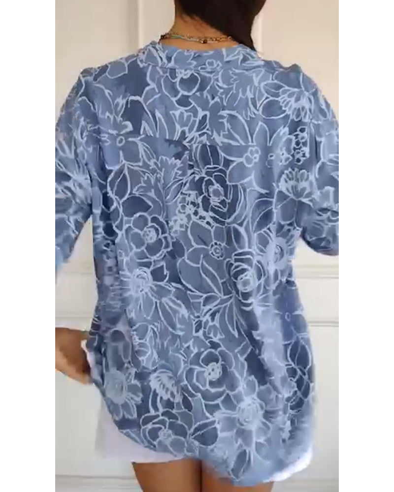 Fashion-forward women's floral top, long sleeve, offering a sophisticated and comfortable fit.