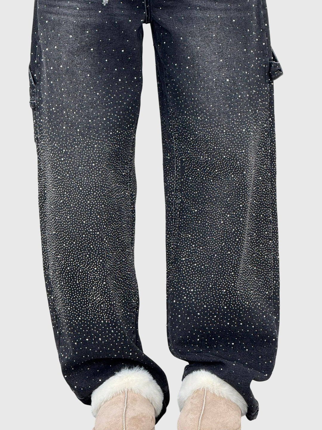 Statement women's wide-leg pants with exquisite diamond sparkle, perfect for making an entrance.