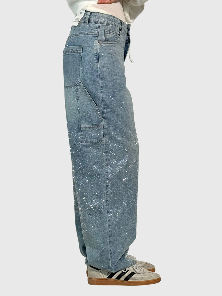 Stylish women's wide-leg pants in sparkling diamond fabric, a versatile and comfortable choice.