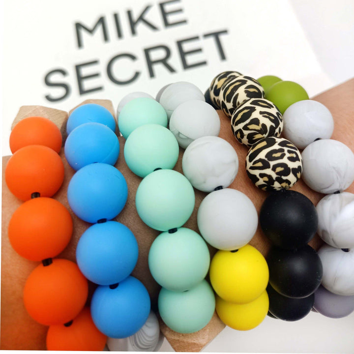 Women's Statement Beaded Fashion Necklace, colorful & bold accessory.