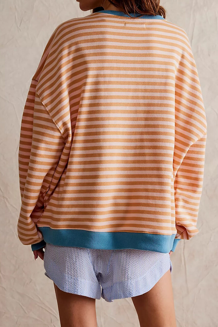 Classic women's striped crewneck sweater, a versatile pullover for everyday casual and comfortable fashion.