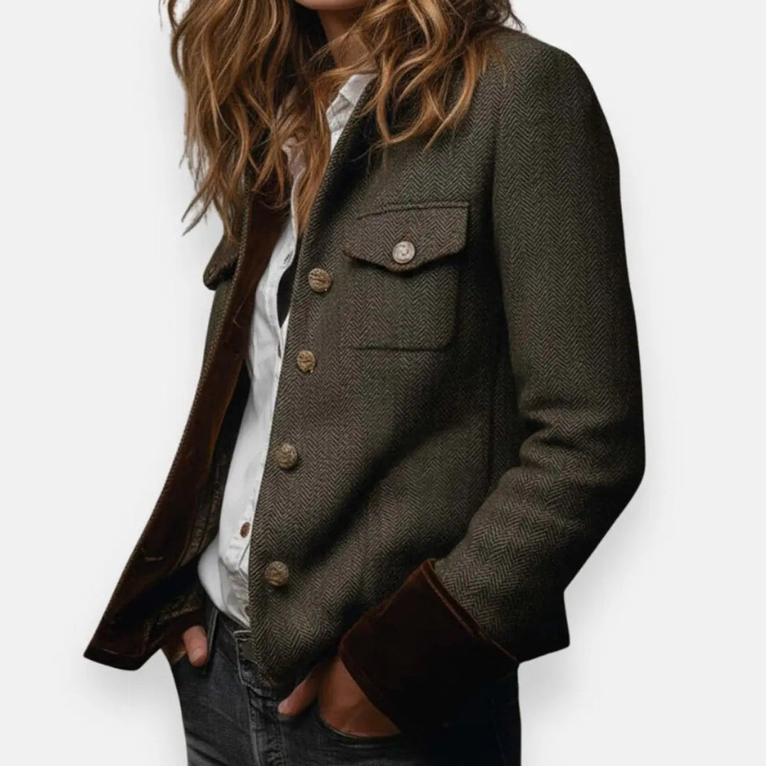 Smart casual women's structured quilted jacket with a tailored fit and chic gold buttons, versatile outerwear.
