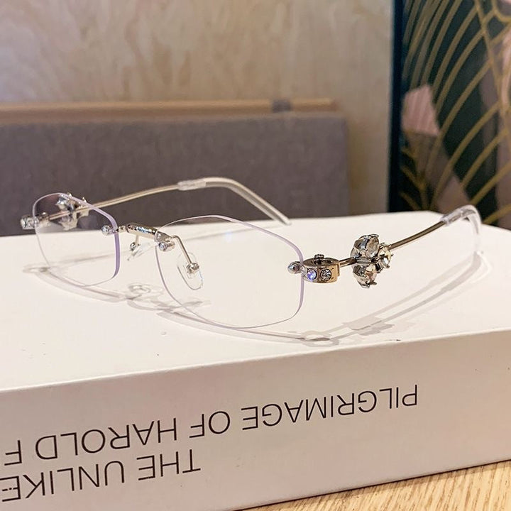 Luxury golden accent sunglasses for women, fashionable and providing superior UV protection.
