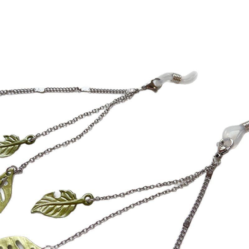 Trendy women's spectacle chain holder with a beautiful leaf design. Keeps glasses secure & adds style.