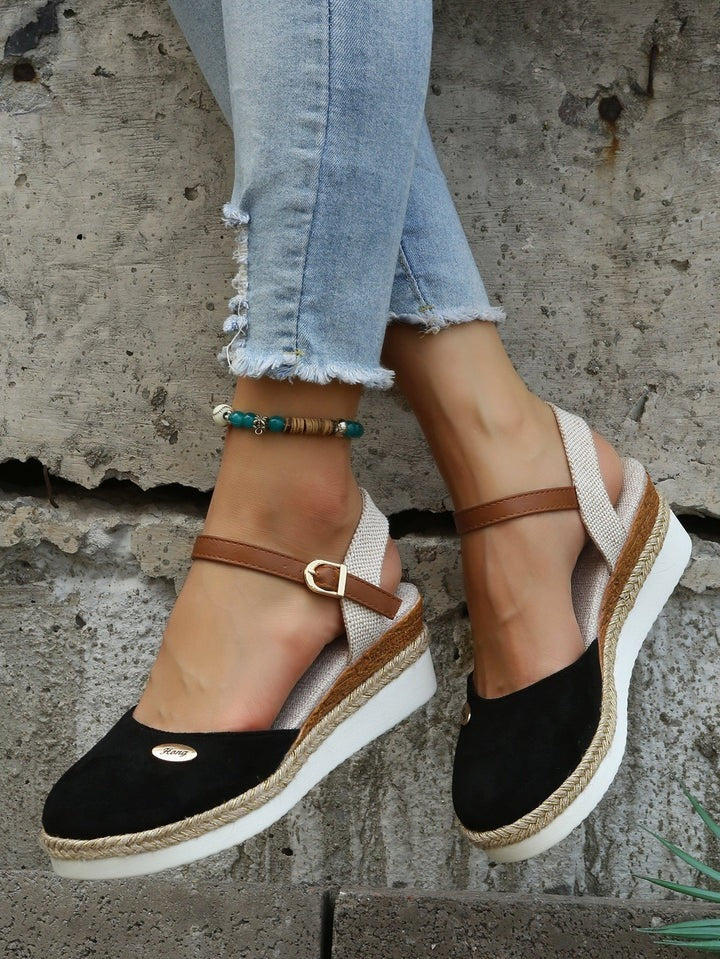 Women's stylish orthopedic comfort sandals with arch support, perfect for summer walking.