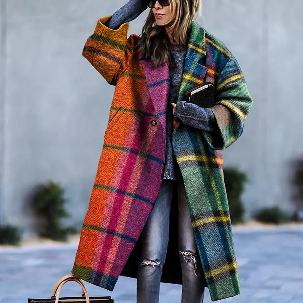Women's stylish oversized coat, versatile & comfortable outerwear for any occasion.