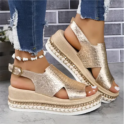 Comfortable women's platform sandals with adjustable straps, chic open toe, and cushioned sole for stylish summer wear.