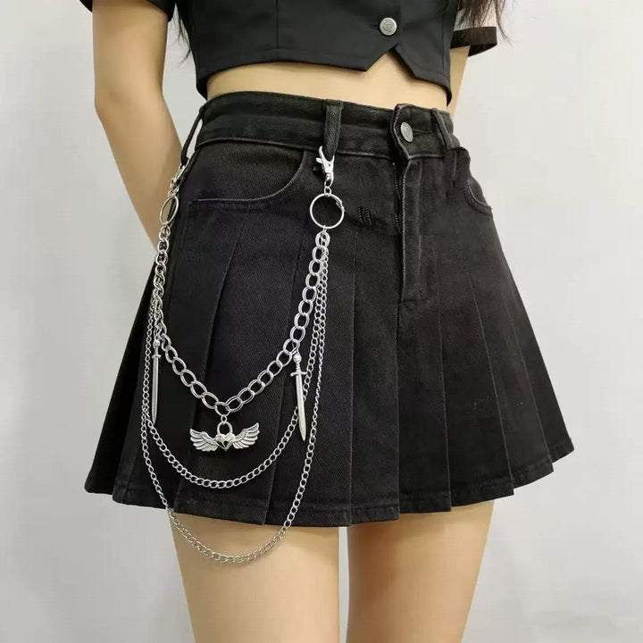 Versatile women's pleated chain skirt, perfect for adding a touch of edgy style to your daily or party outfits.