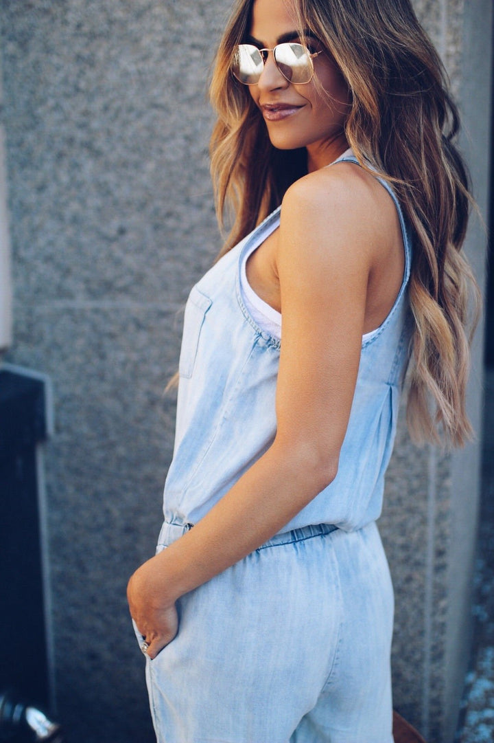 Comfortable women's jumpsuit with easy wear design, ideal for versatile everyday style.