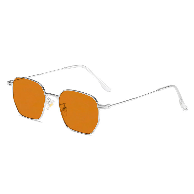 Modern women's square sunglasses. Durable metal frame ensures a comfortable fit and fashion-forward look.