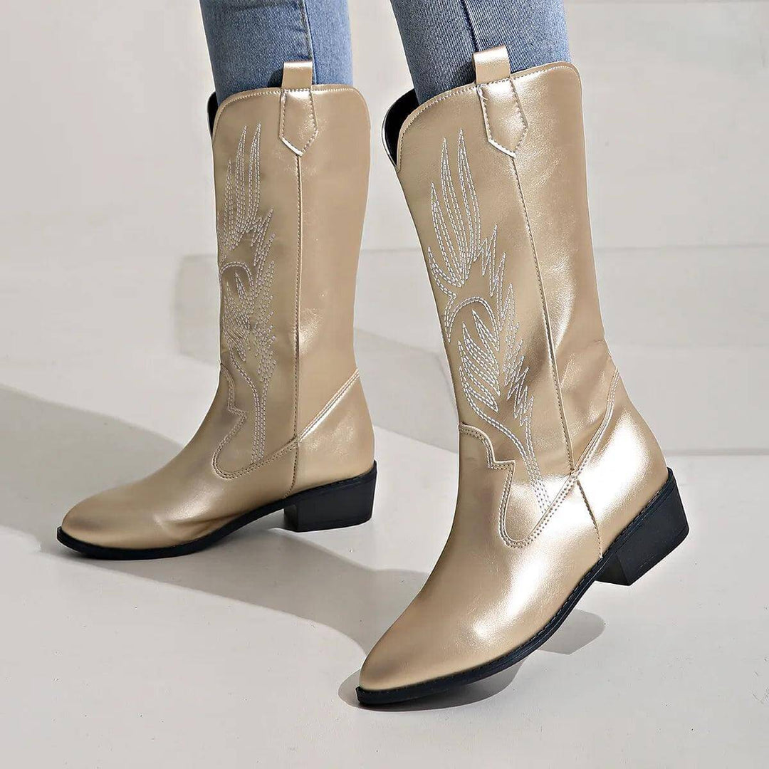 Elegant women's pull-on boots, Western cowboy style, a trendy fashion statement.