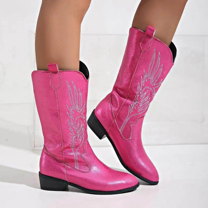 Trendy women's cowboy boots, stylish Western design, perfect for a modern fashion statement.