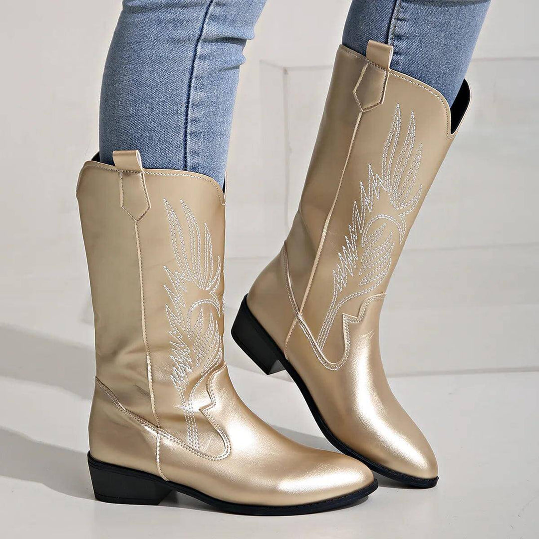 Comfortable women's Western boots, stylish cowboy fashion, versatile for daily wear.