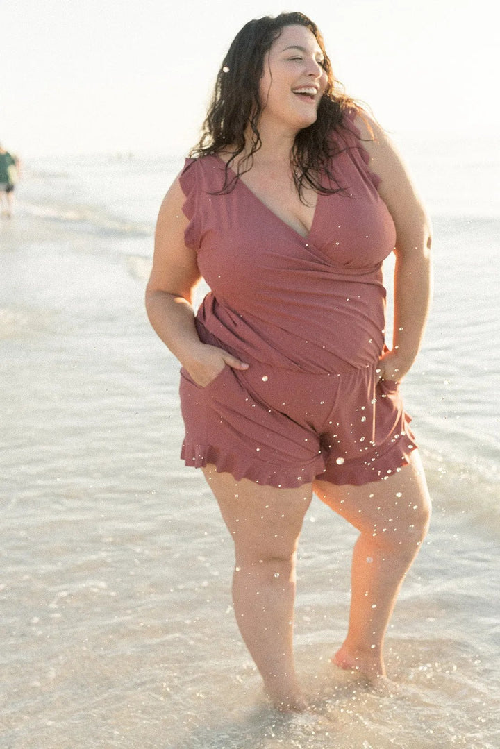 Enjoy summer with this supportive women's swimsuit, built-in bra for confident swimming & sunbathing.
