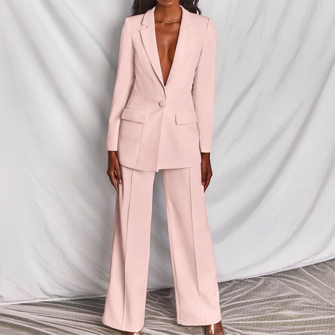 Versatile women's tailored suit set, featuring a smart blazer & trousers for diverse professional settings.