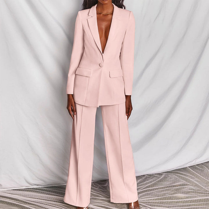 Versatile women's tailored suit set, featuring a smart blazer & trousers for diverse professional settings.