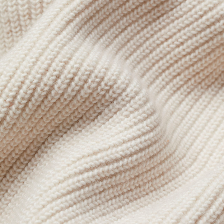 Thalira women's cozy oversized cardigan. Warm, soft knit open-front style for comfortable and stylish everyday wear.