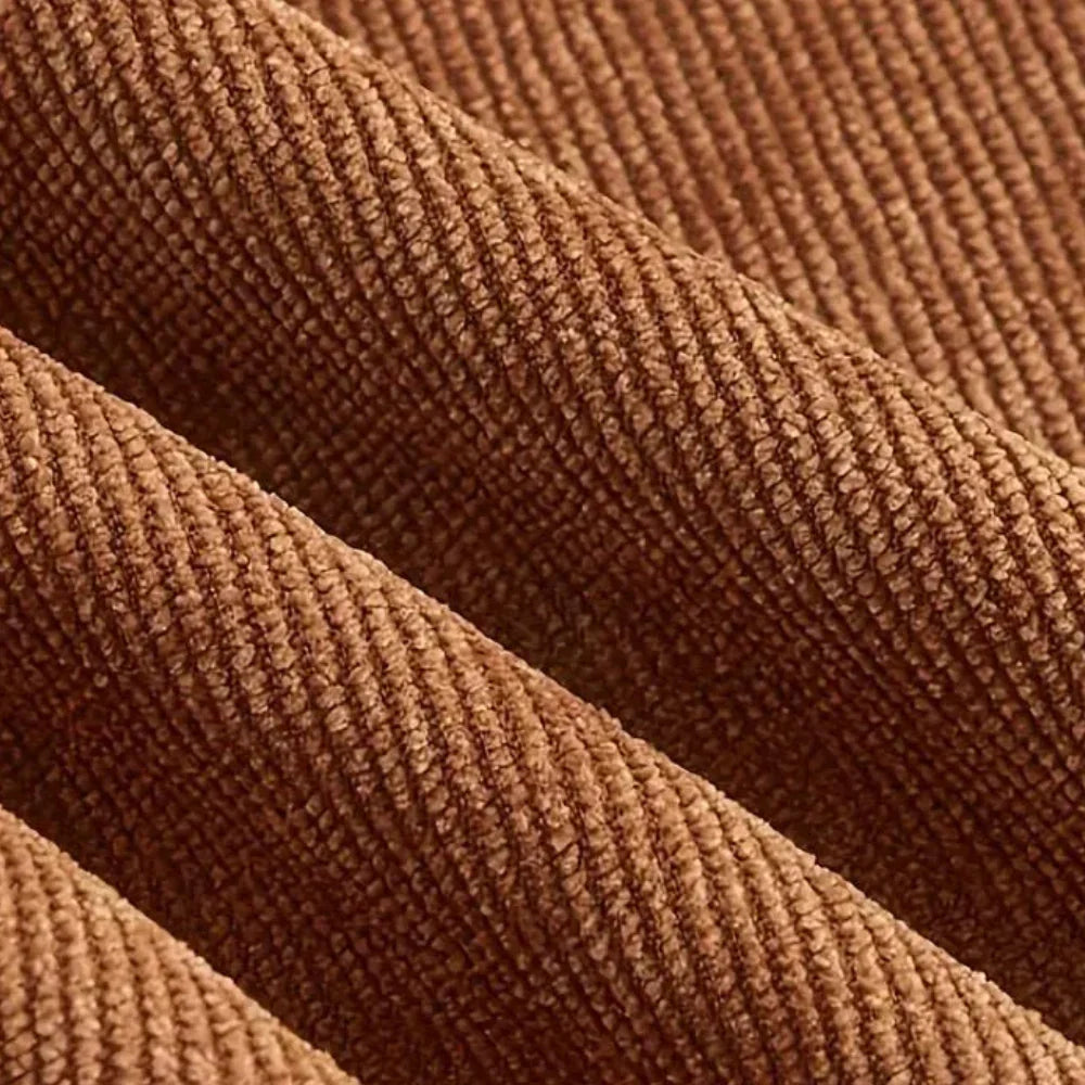 Versatile women's corduroy trousers with a classic regular fit. Timeless design for comfortable casual wear.