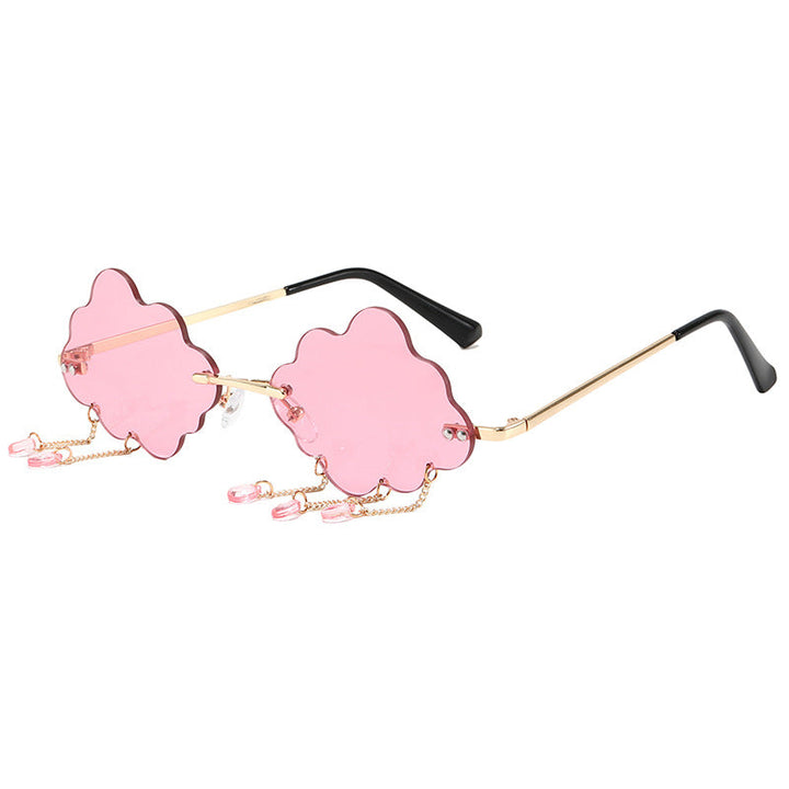Chic women's cloud sunglasses, perfect trendy fashion accessory with an elegant gold-tone chain.