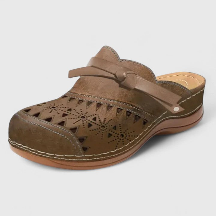 Women's walking sandals with ultimate arch support & cushioning, great for summer comfort.