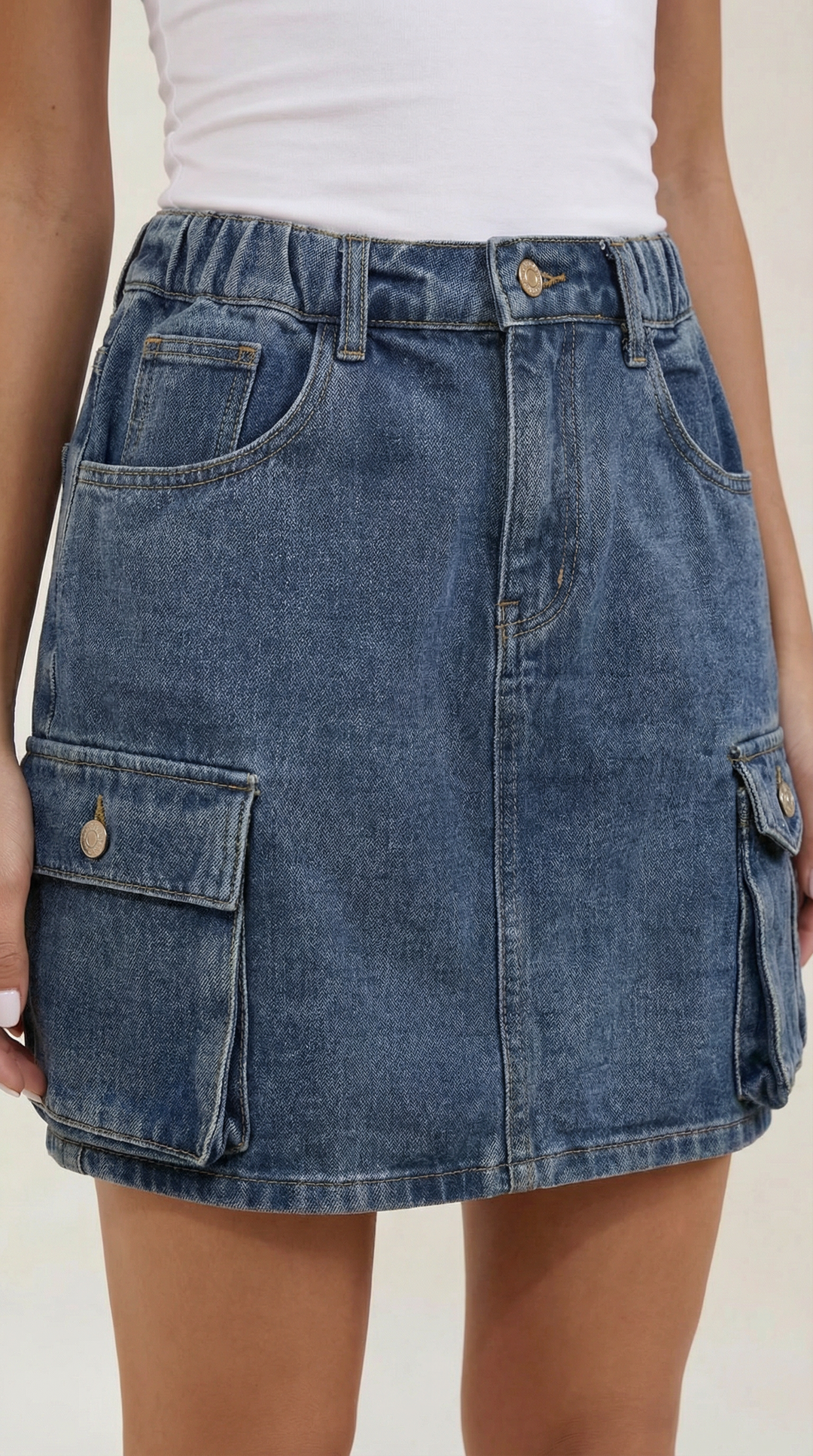 Stylish women's A-line cargo mini skirt, urban utility feel, great for streetwear.