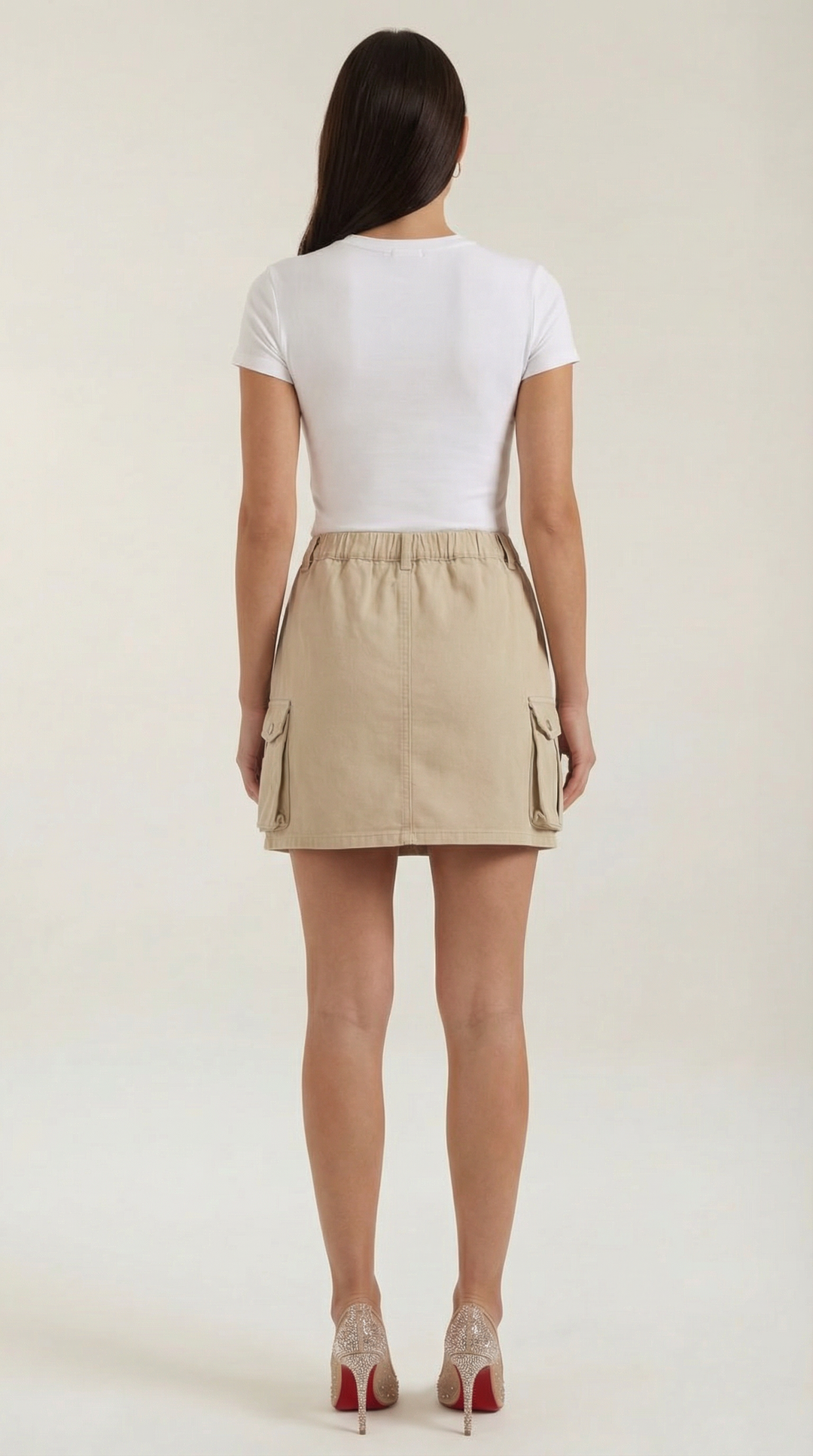 Trendy women's A-line mini skirt with cargo pockets, ideal for urban utility & streetwear.