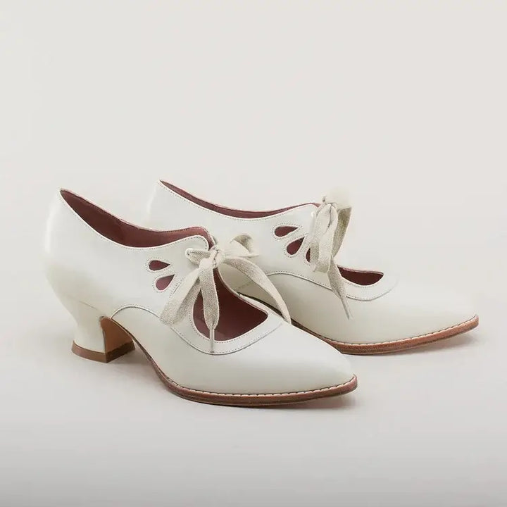 Retro fashion women's Mary Jane shoes. Pin-up style, comfy block heel, versatile for formal/casual wear.