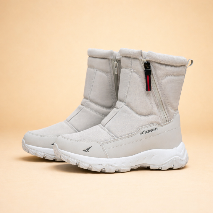 Comfortable & durable women's snow footwear, insulated for extreme cold weather, ideal for winter adventures.