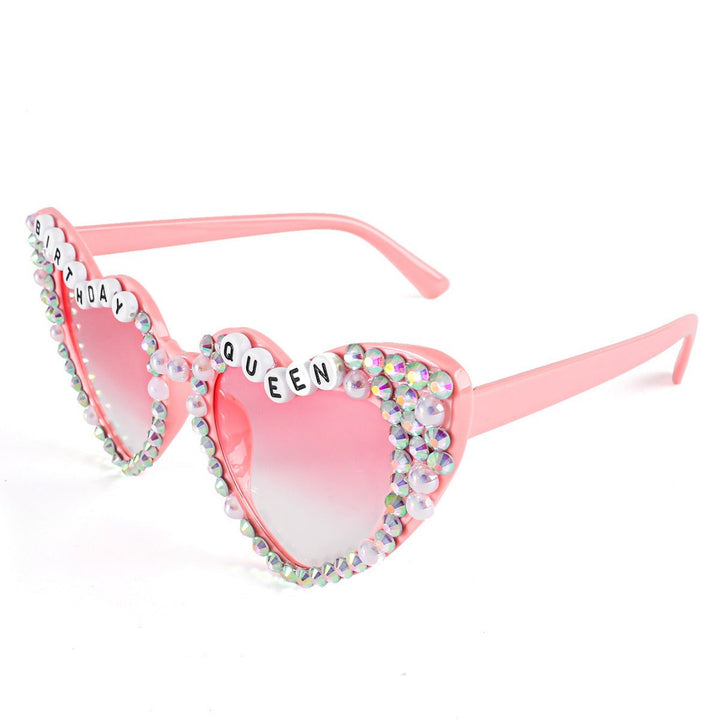 White 'Bride to Be' heart sunglasses, ideal for bachelorette parties, engagement shoots & bridal showers.
