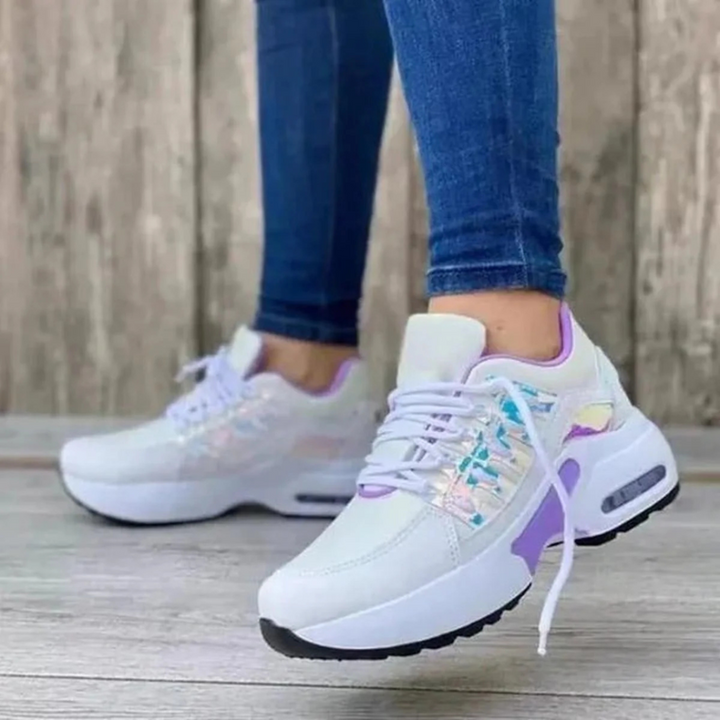 Women's wide-fit lace-up low-top casual shoes, blending fashion and comfort for daily use.