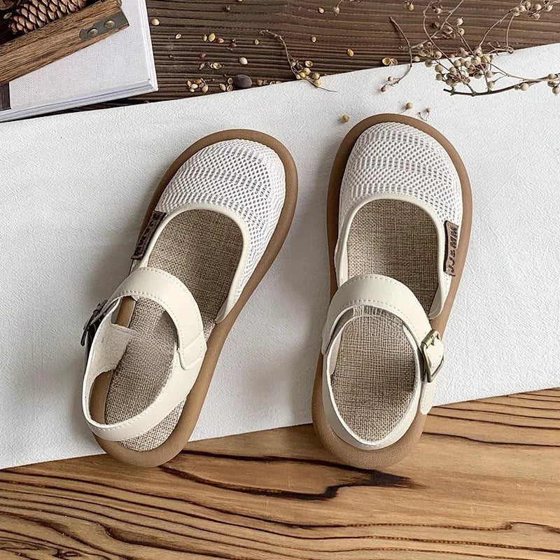 Ladies' closed-toe wide-fit sandals, cushioned for all-day comfort, featuring a stylish buckle strap. Summer footwear.