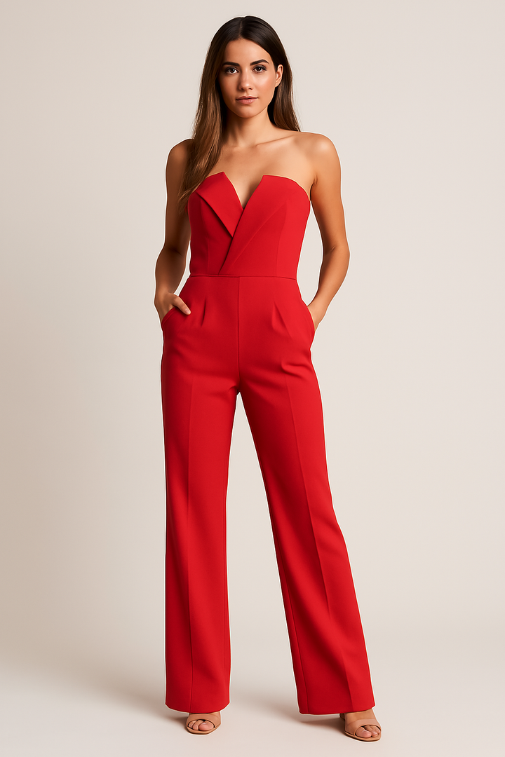 Chic women's wide-leg jumpsuit, sleeveless sweetheart neckline. Comfortable one-piece for summer elegance & versatility.