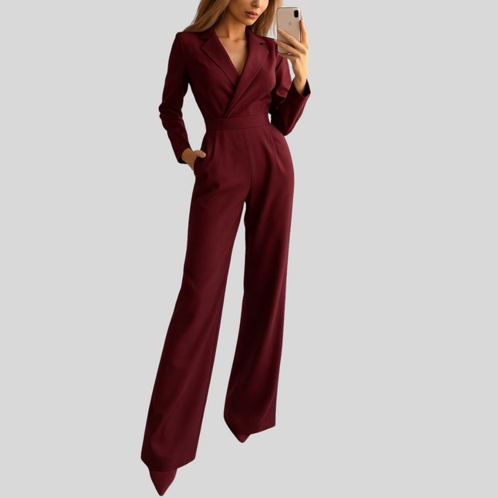 Chic wide-strap jumpsuit for women. Features a comfortable wide-leg design, ideal for stylish casual summer wear.