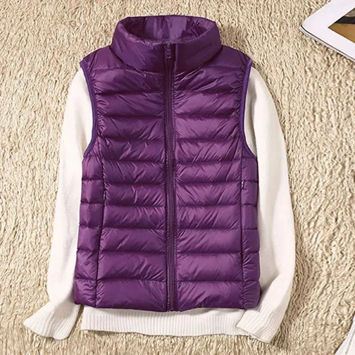 Women's new wind-resistant zippered vest, designed for comfortable and stylish layering.