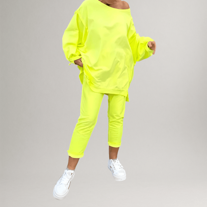 Soft Winona women's oversized lounge set with a long-sleeve blouse and wide-leg trousers; comfortable casual outfit.